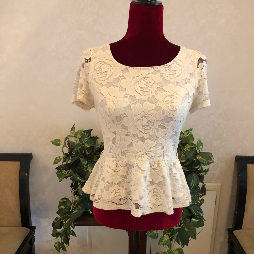Hearts Brand Lace Fitted Blouse, Size Medium